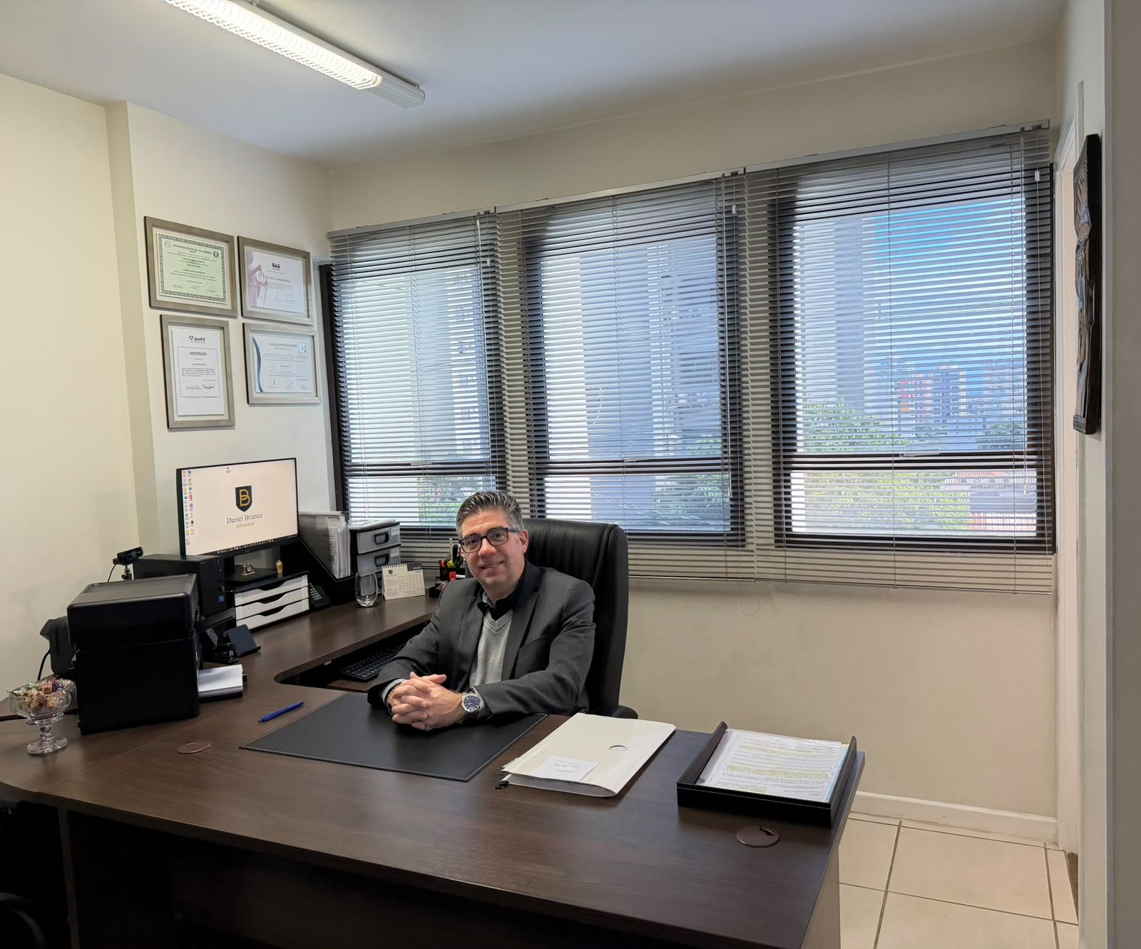 Dr. Daniel Brianez